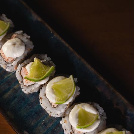 Luau Hotel 과지루 외부 사진