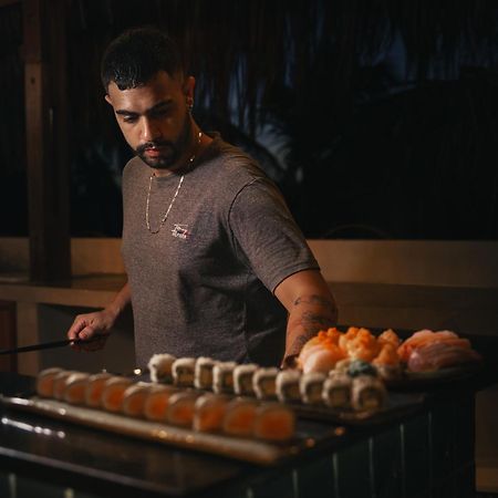 Luau Hotel 과지루 외부 사진