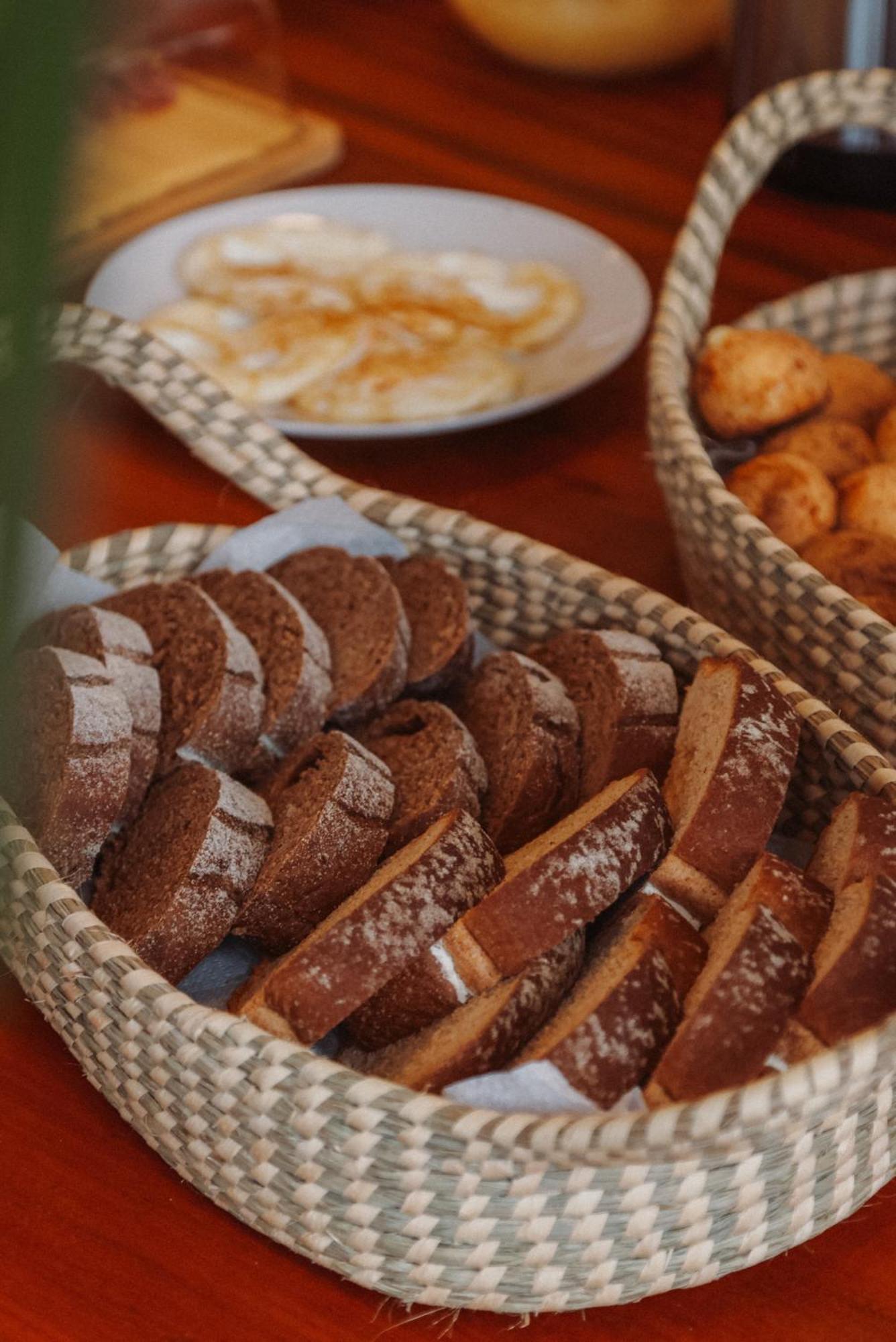 Luau Hotel 과지루 외부 사진