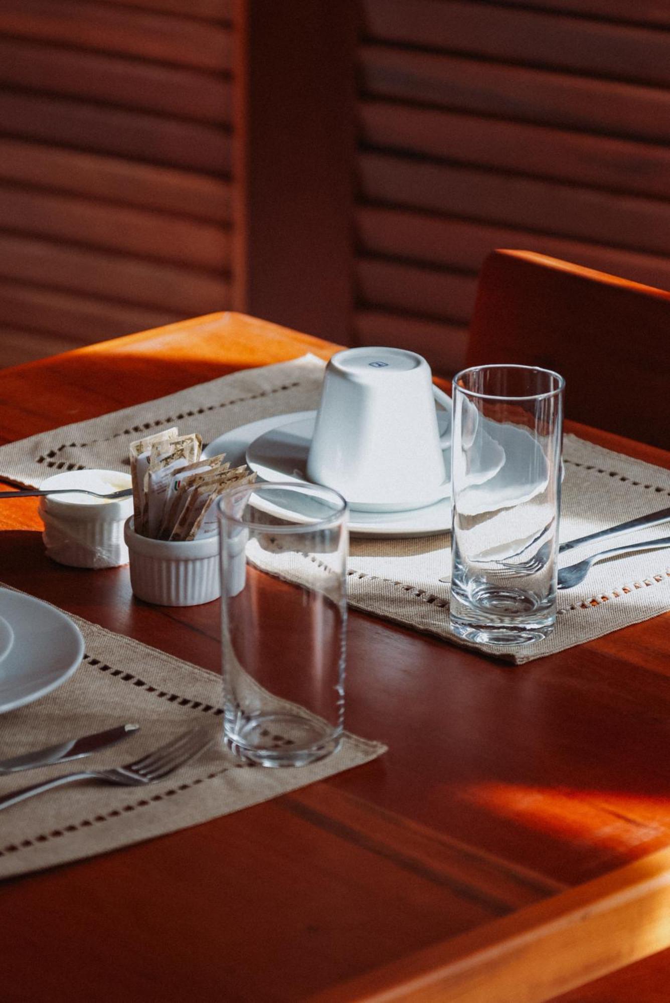 Luau Hotel 과지루 외부 사진