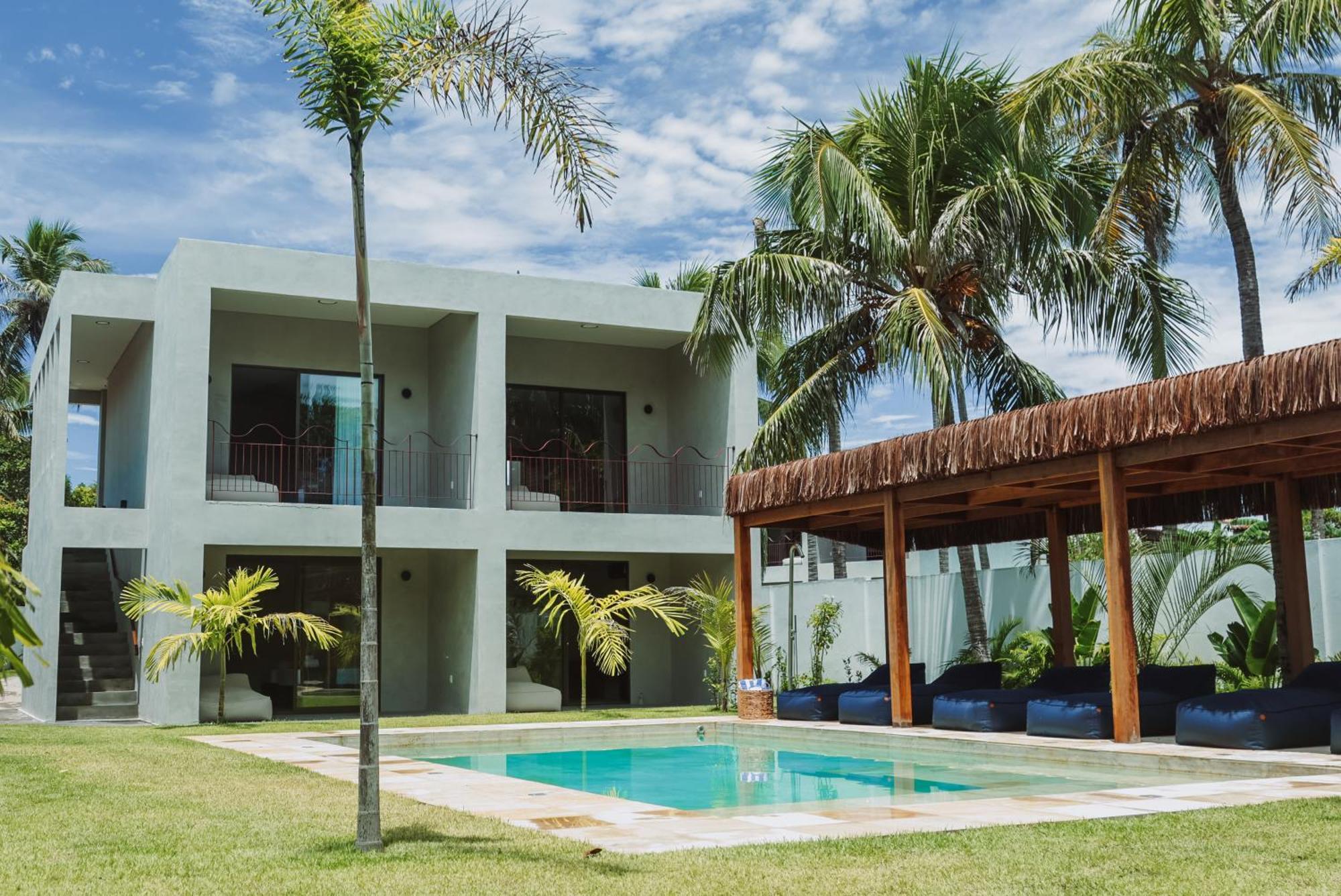 Luau Hotel 과지루 외부 사진