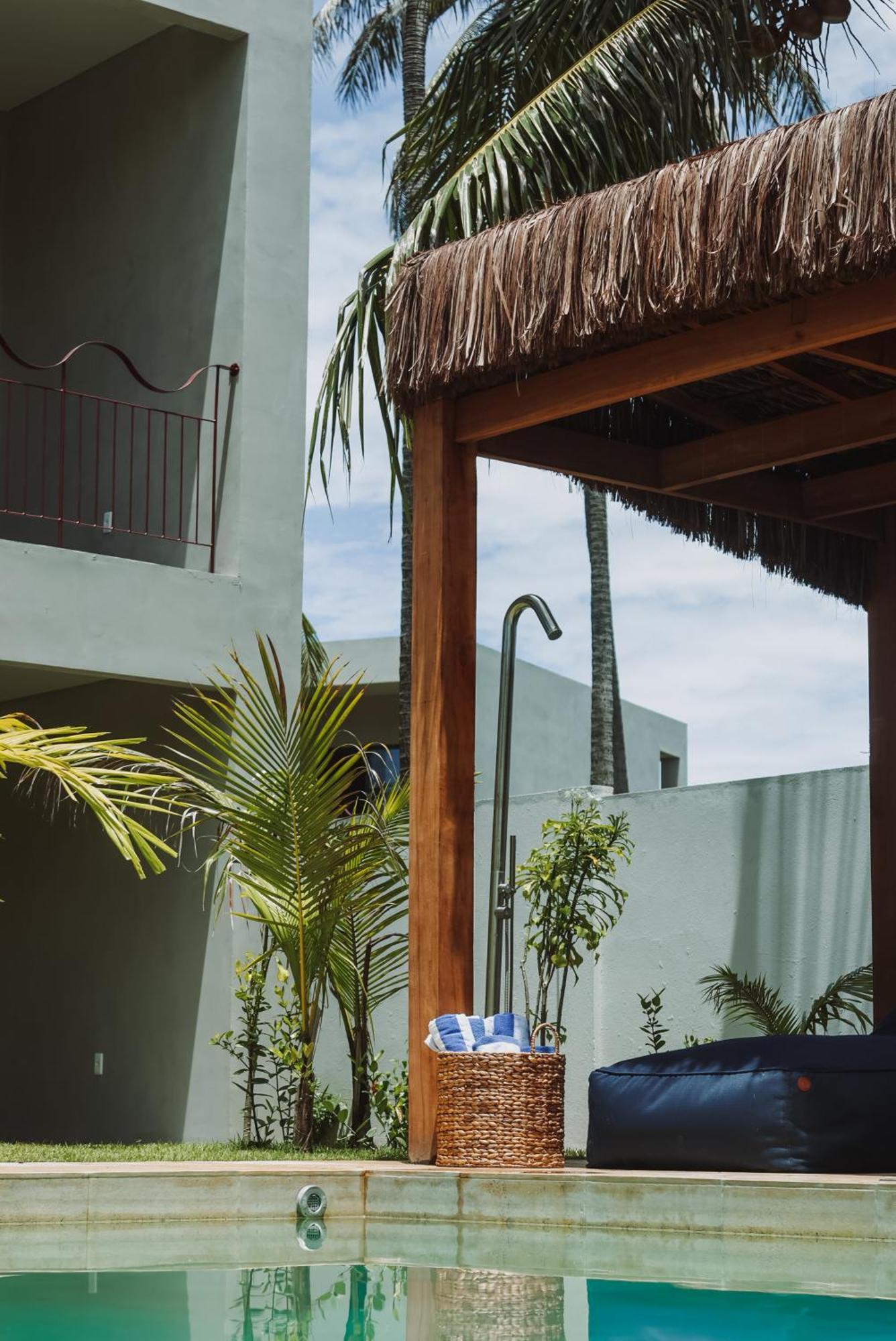 Luau Hotel 과지루 외부 사진